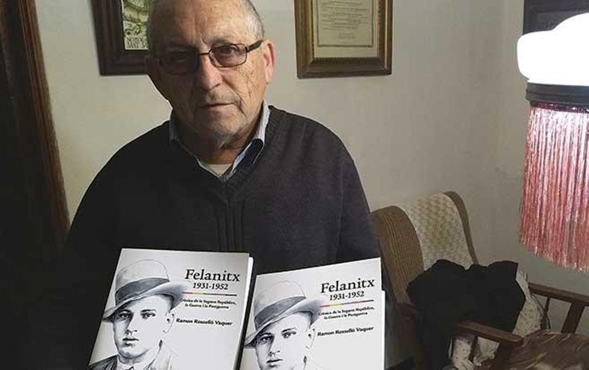 El historiador Ramon Rosselló y la portada de  ´Felanitx 1931-1952´.
