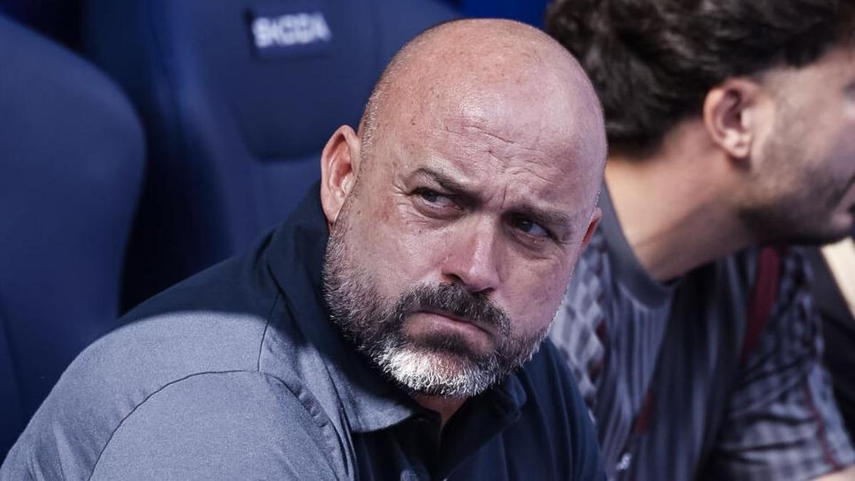 Manolo Gonzalez, head coach of RCD Espanyol, looks on during the Spanish league, LaLiga EA Sports, football match played