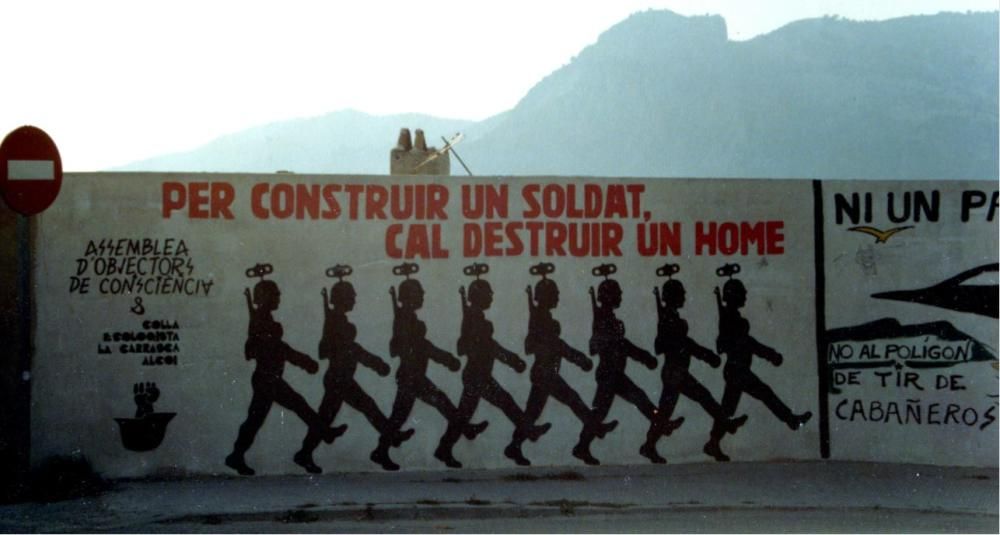 Pintada contra el gasto militar de 1990