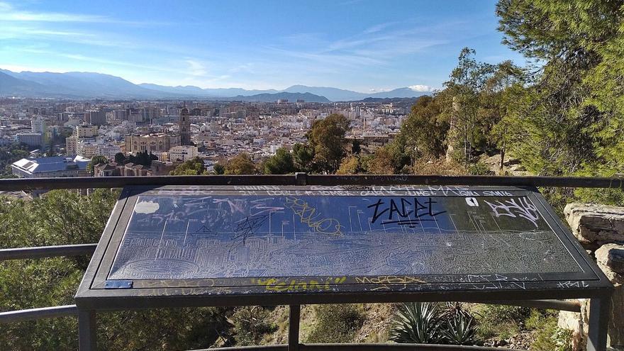 Málaga desde el ‘mirador grafitero’ de Gibralfaro
