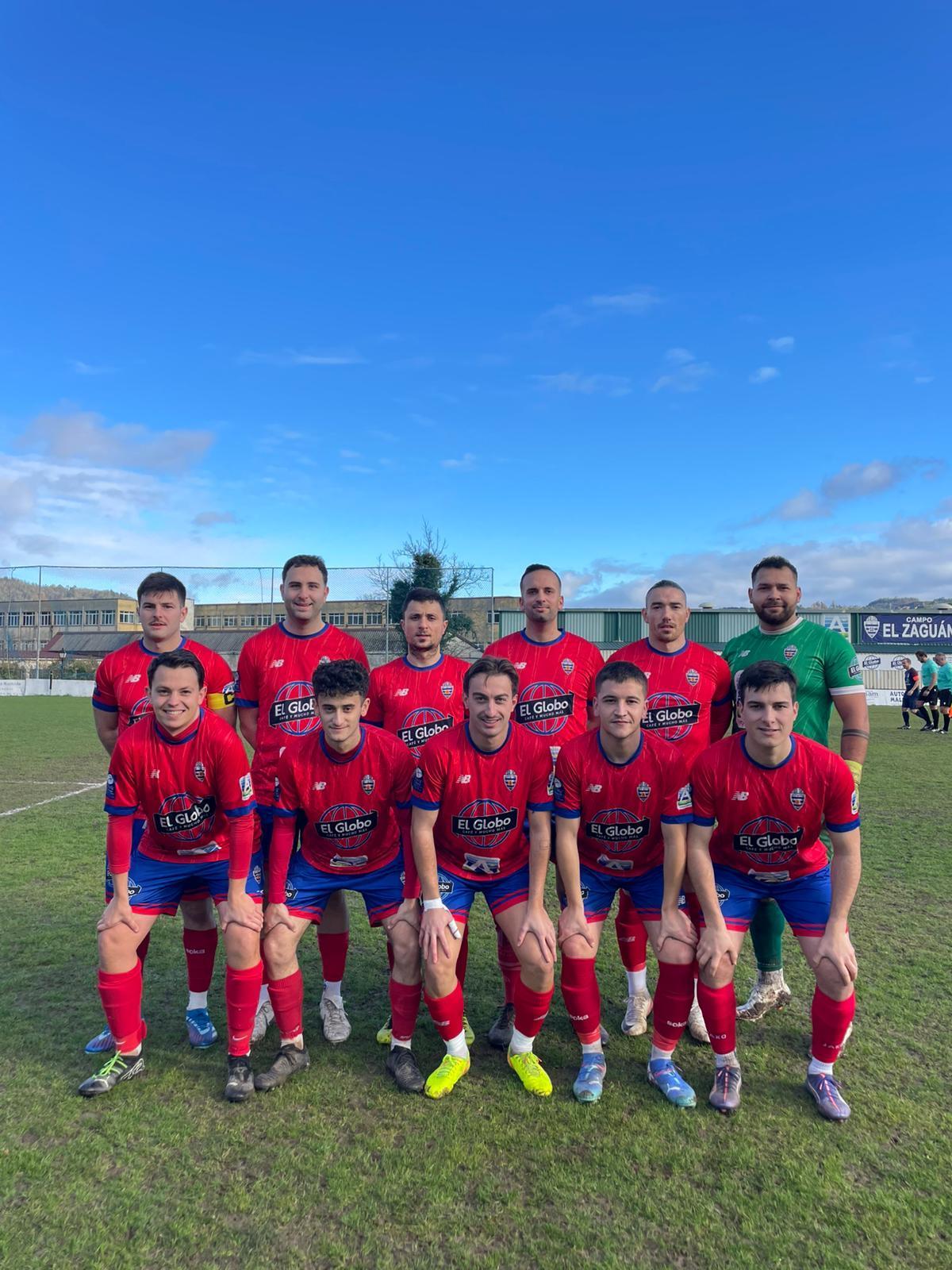 Los jugadores del Salas antes del último partido.