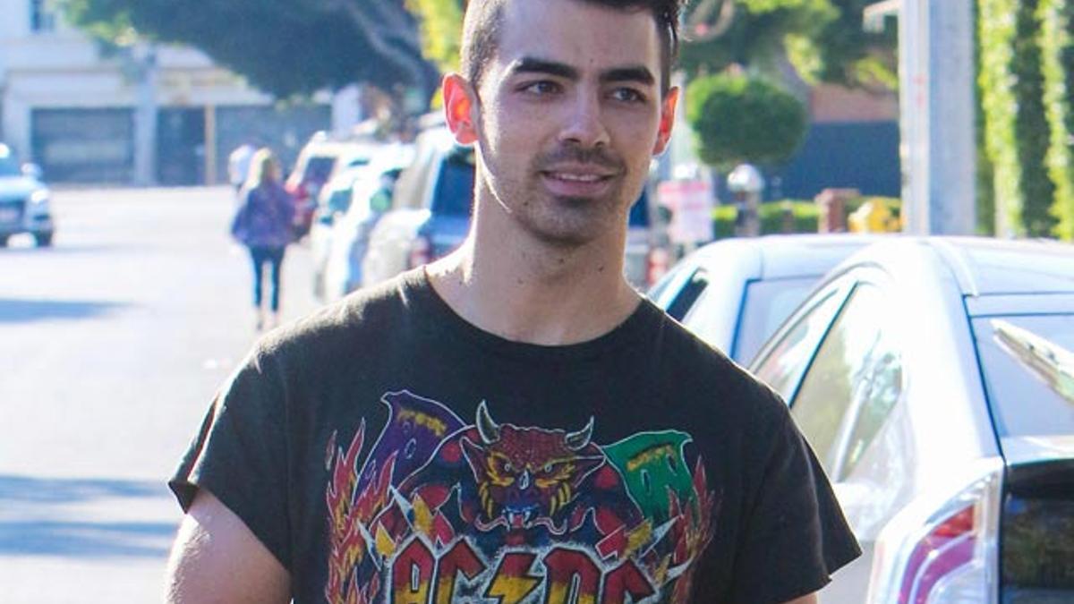 Joe Jonas habla de cómo perdió su virginidad