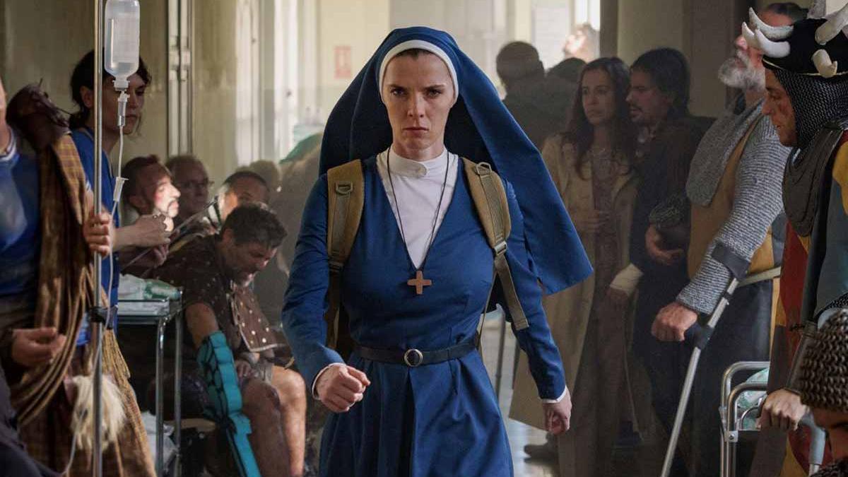 Betty Gilpin en una de las primeras imágenes de la nueva serie de Damon Lindeloff.