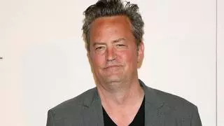 Muere ahogado en un jacuzzi Matthew Perry, estrella de 'Friends'