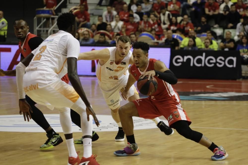 Encuentro entre el UCAM Murcia CB y el Baskonia