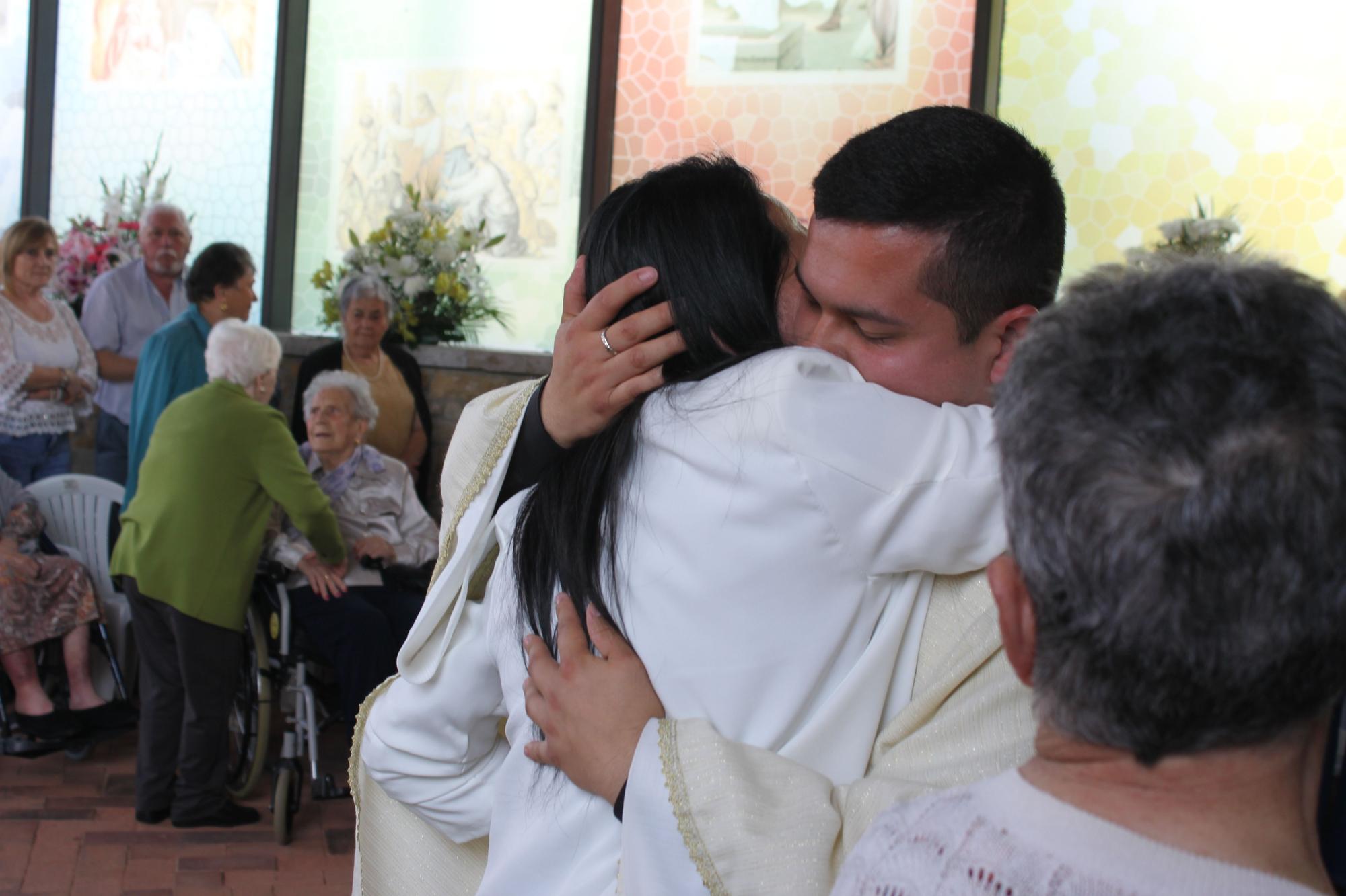 La misa solemne y procesión de la Virgen de la Cabeza en Meres, en imágenes