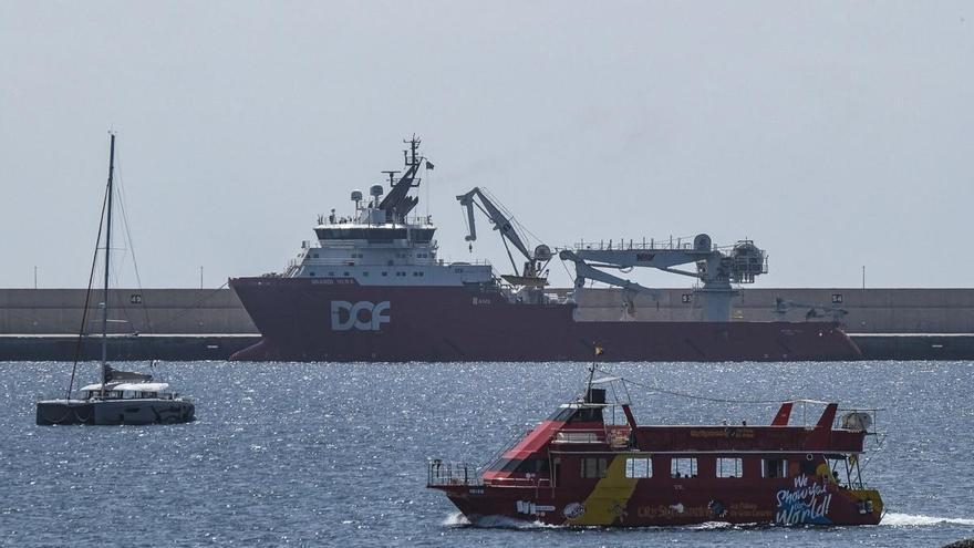 Un gigante noruego llega al Puerto de Las Palmas tras construir puertos flotantes en Vaca Muerta