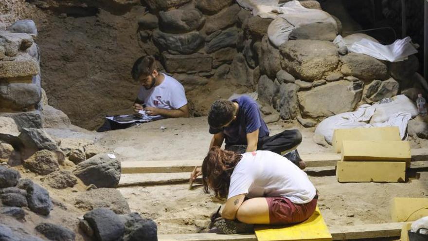 Trabajos en la última campaña de excavaciones estivales, en julio de 2019. |