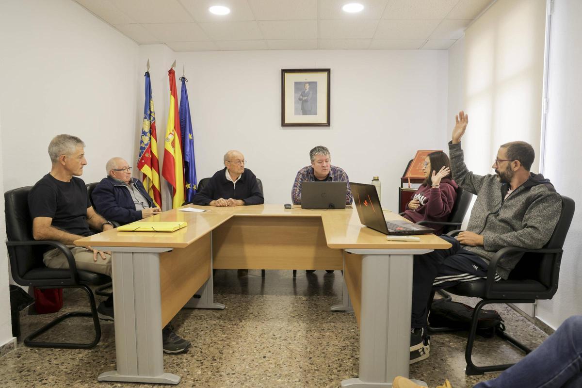 Maria Cruz Amela (PP), alcaldesa accidental, y Julio Solaz, el alcalde popular anterior a la moción de censura.