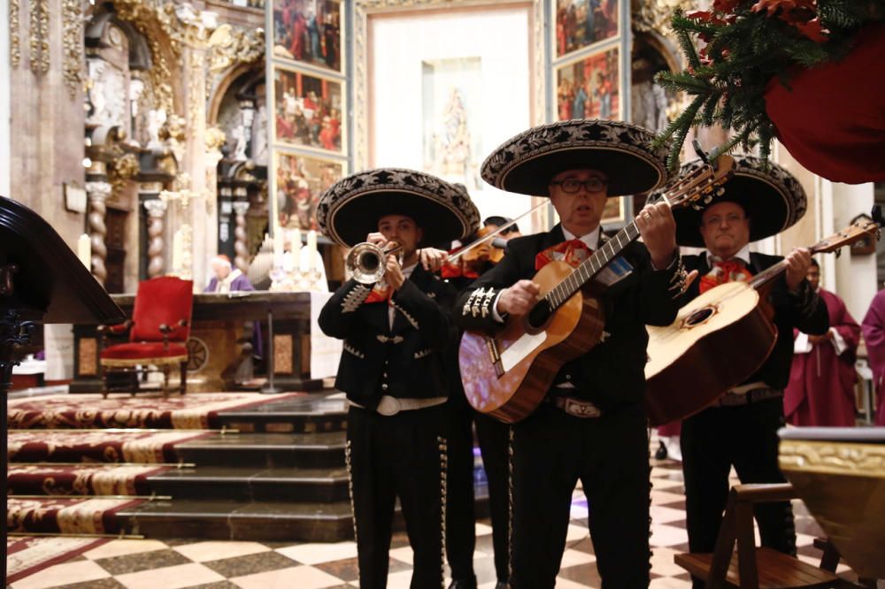 Mexicanos conmemoran la festividad de la Virgen de Guadalupe