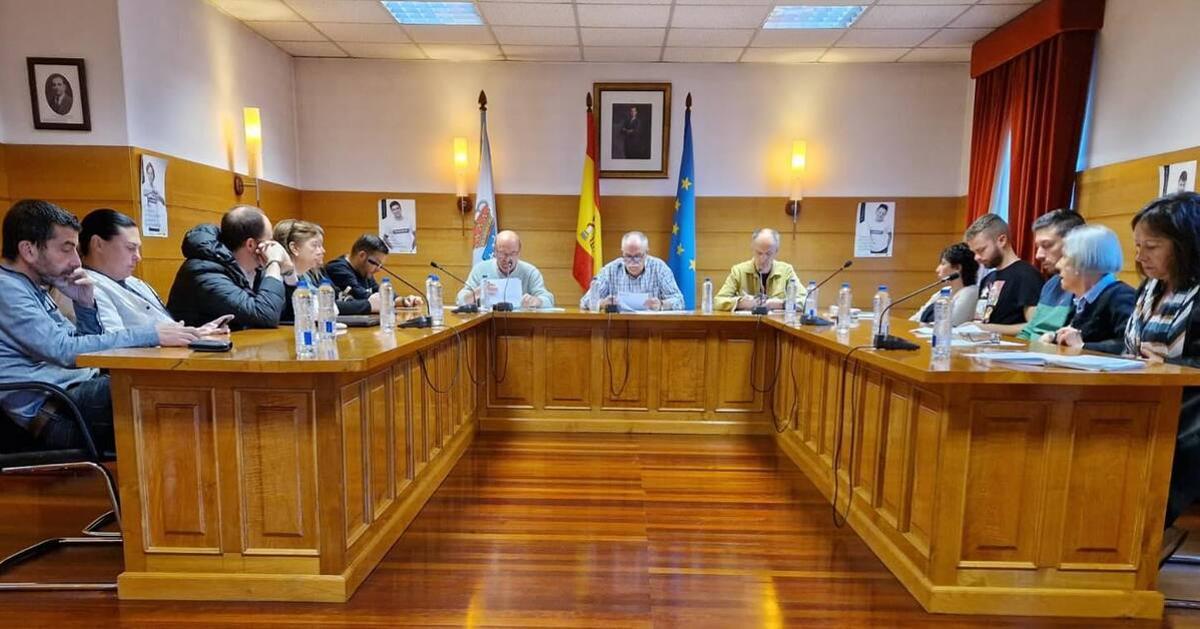 Corporación arzuá reunida no pleno no que abordaron o POS+