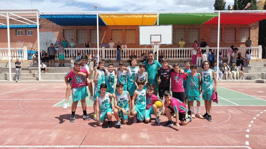 Uno de los equipos mini del Rincón Basket Club.