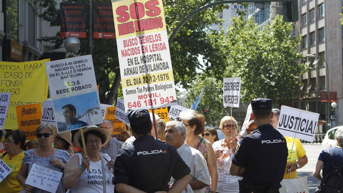 Los niños robados durante el franquismo: una deuda pendiente de nuestra democracia