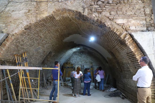 Hallados restos arqueológicos de gran valor histórico en una vivienda de la calle Capitulares