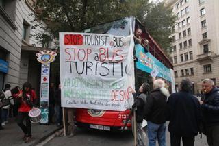 Cuatro encapuchados asaltaron un Bus Turístic en Barcelona