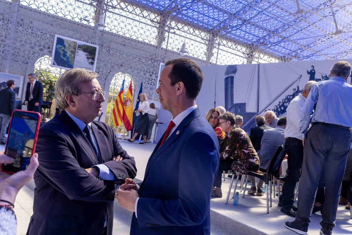Pedro Sánchez asiste al acto en Casa Mediterráneo por el Día del Exilio