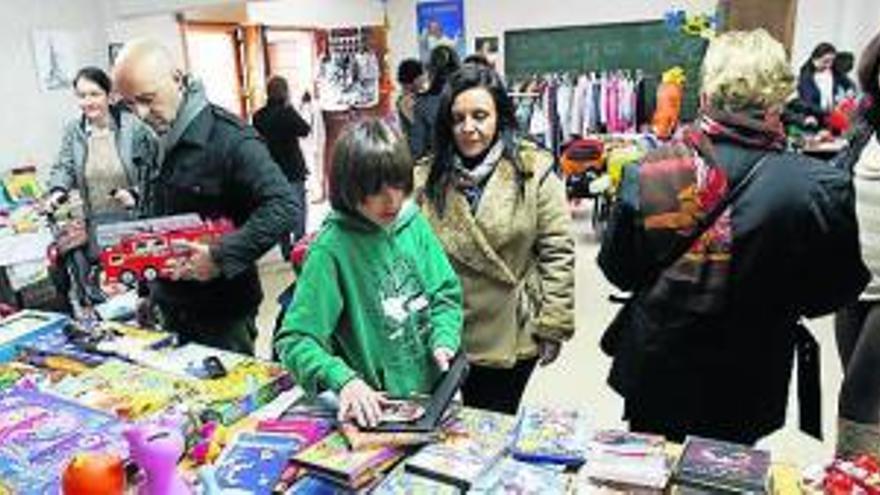 Mercadillo en el colegio Sagrada Familia