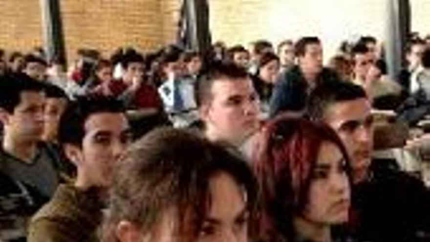 La Uex recibe en Badajoz y en Cáceres a los futuros novatos