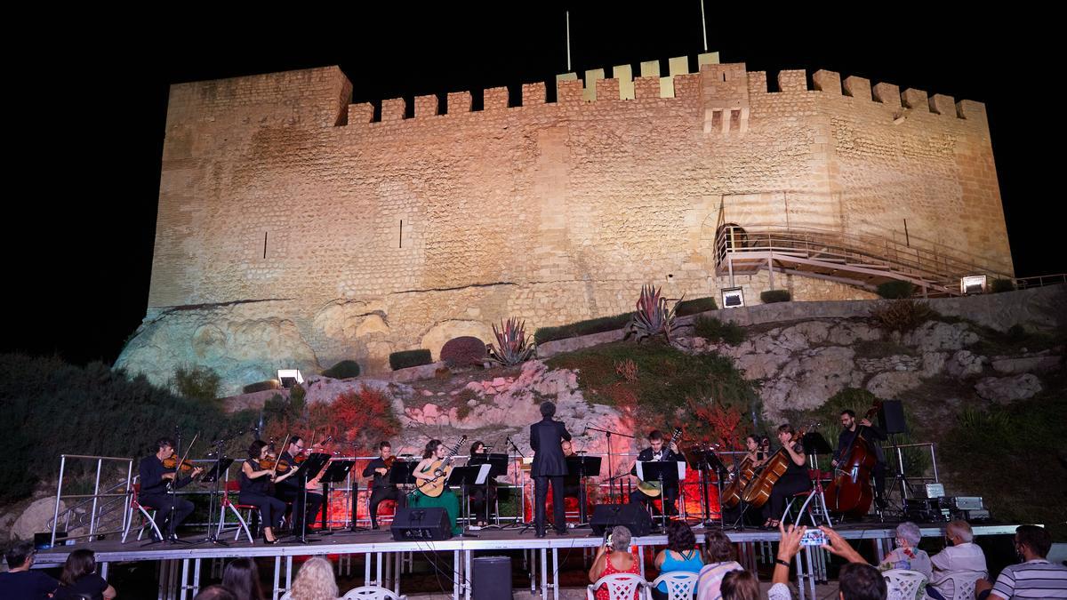 Uno de los lugares escogidos es la explanada del Castillo-fortaleza.