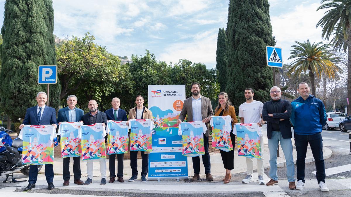 Imagen de la presentación del TotalEnergies Media Maratón de Málaga 2025.