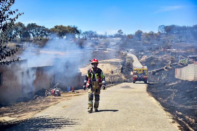 Fotogalería | Así ha quedado la zona de Casas de Millán tras el paso del incendio