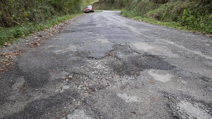 La carretera que conecta Villoria con El Meruxal y Les Quintanes.