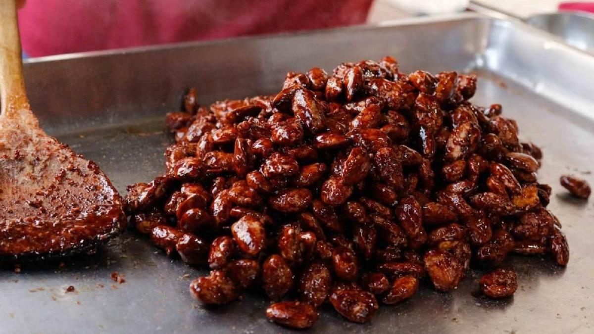 Almendras garrapiñadas, el dulce de la Semana Santa de Zamora.