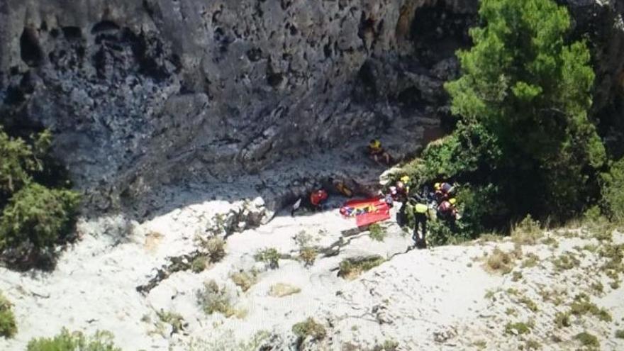 Rescatan a un escalador tras una caída de ocho metros en el Preventorio de Alcoy