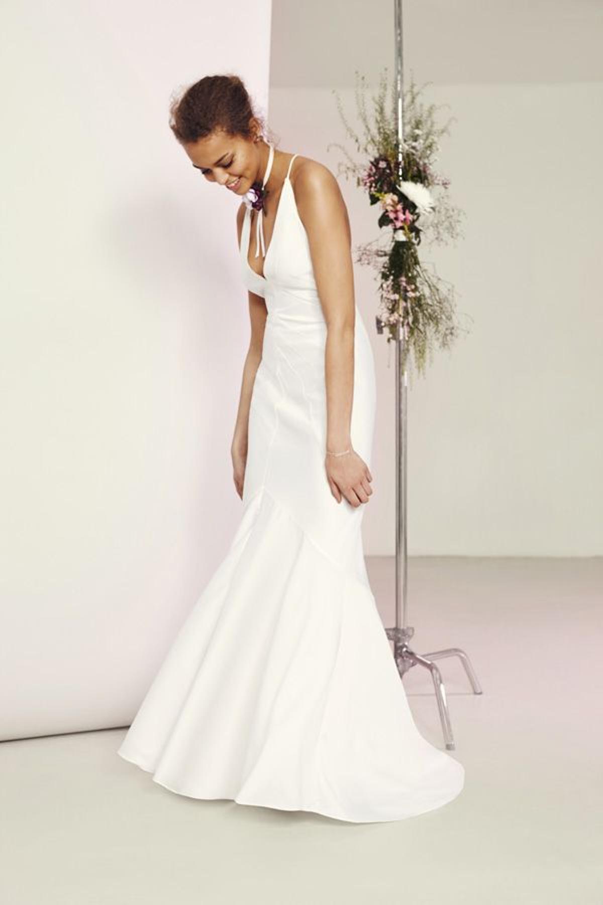 Colección bridal Asos 2016: vestido liso con volumen