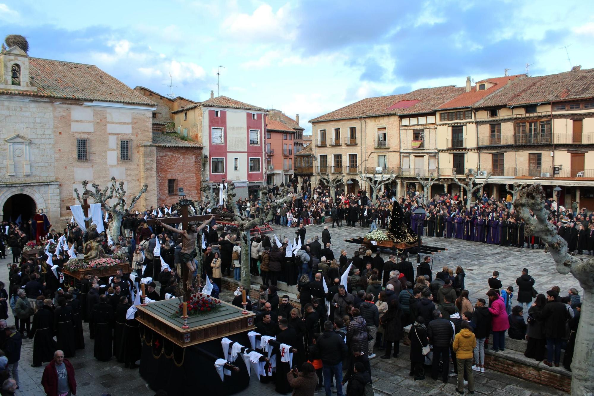 GALERÍA | Procesión Oficial de Jesús Muerto de Toro