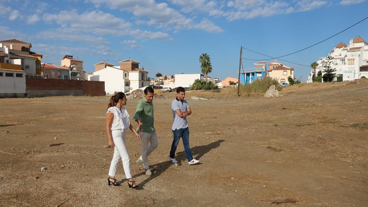 Los vecinos de El Morche contarán con un campo de fútbol en condiciones después de 30 años de reivindicaciones.