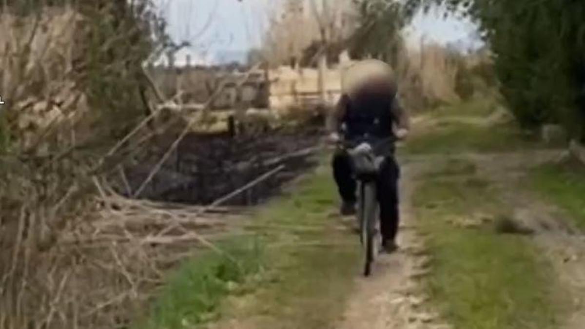 El sospechoso fue interceptado cuando circulaba en bicicleta por s'Albufera