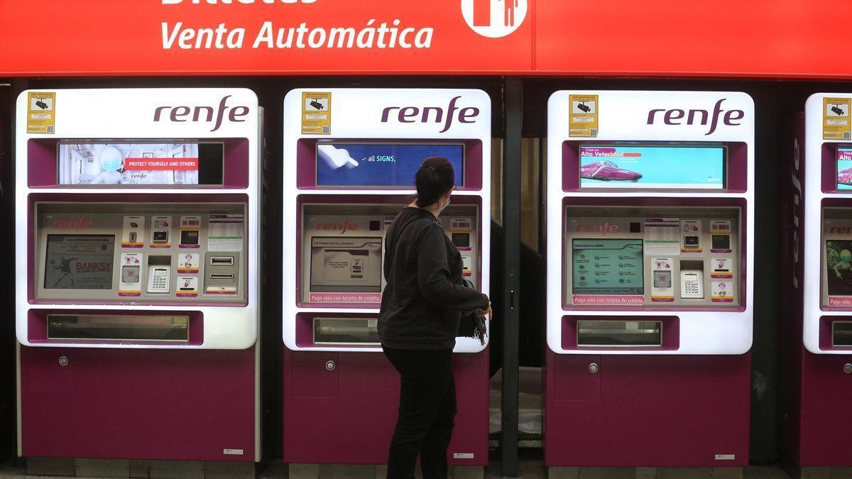 Máquinas para la venta automática de billetes de Renfe.