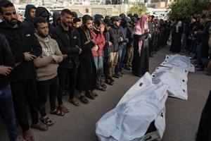 Israel mata a más de una decena de palestinos en diferentes puntos de Gaza