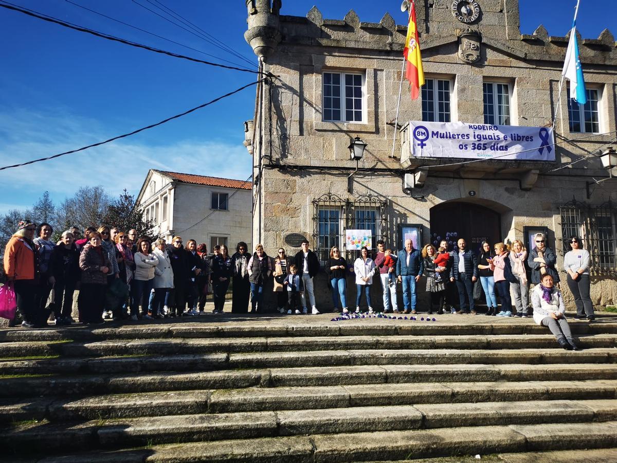 Concentración en la sede municipal rodeirense.