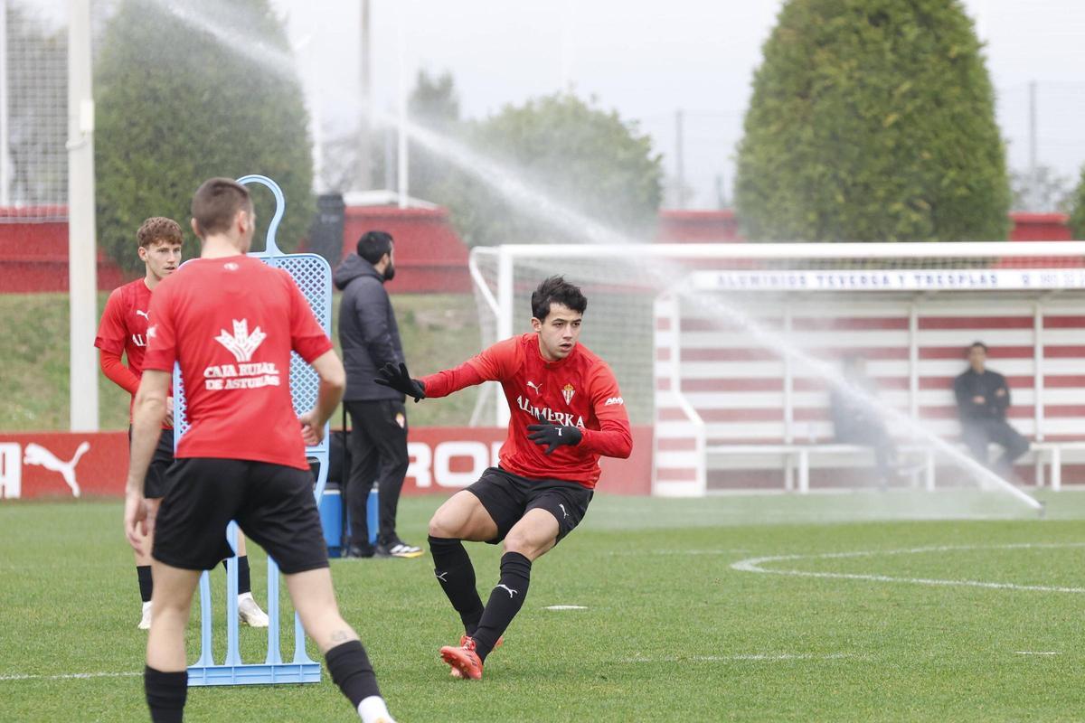 FOTOS: José Riestra ya lidera desde Mareo el proyecto del Sporting FOTOS: José Riestra ya lidera desde Mareo el proyecto del Sporting
