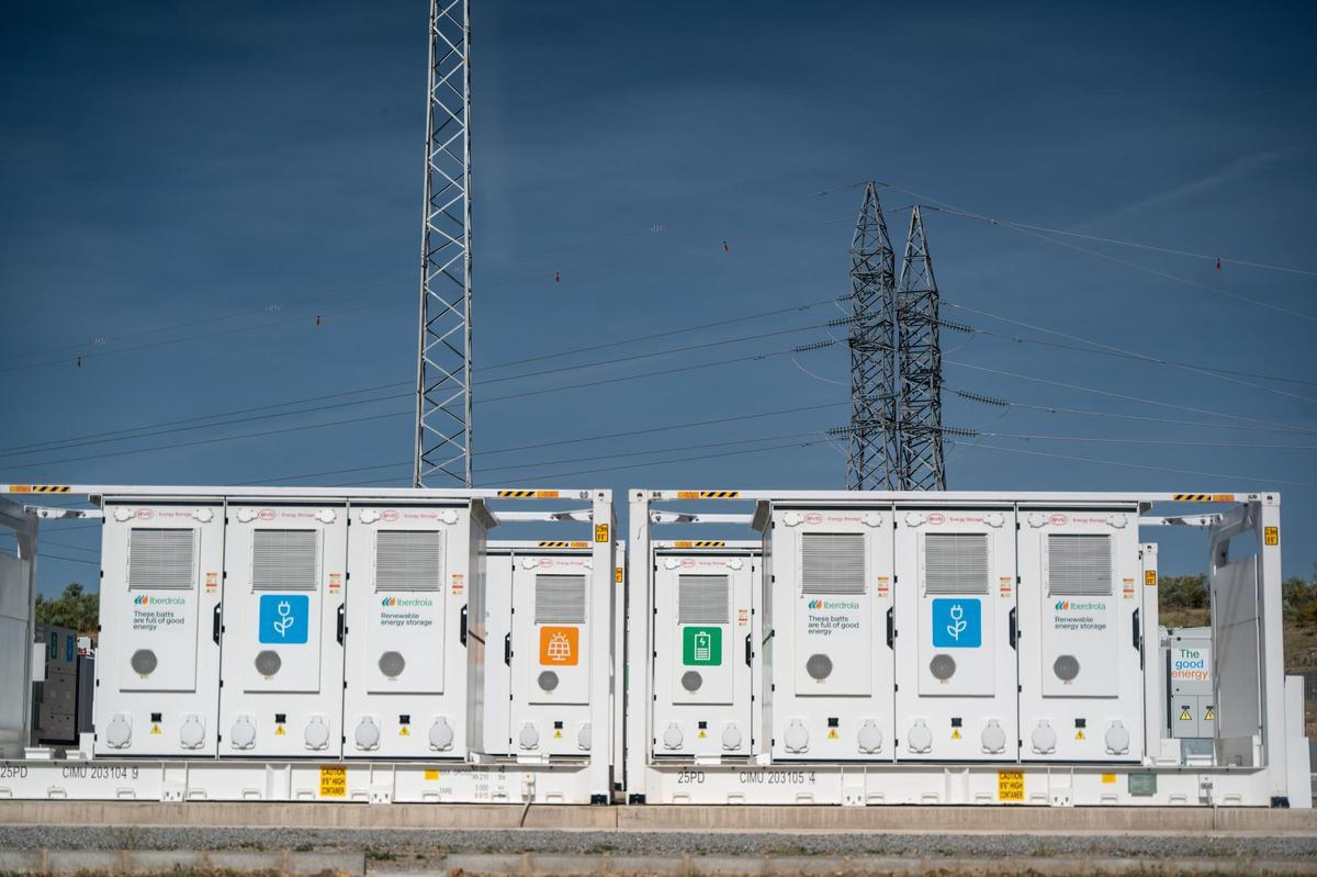 Baterías de la instalación inaugurada este miércoles en Belvís de Monroy.