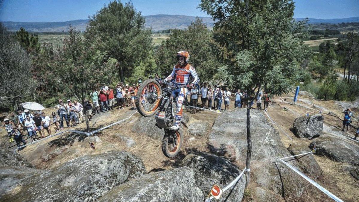 Toni Bou, en acción en la exigentes zonas del Trial de Portugal