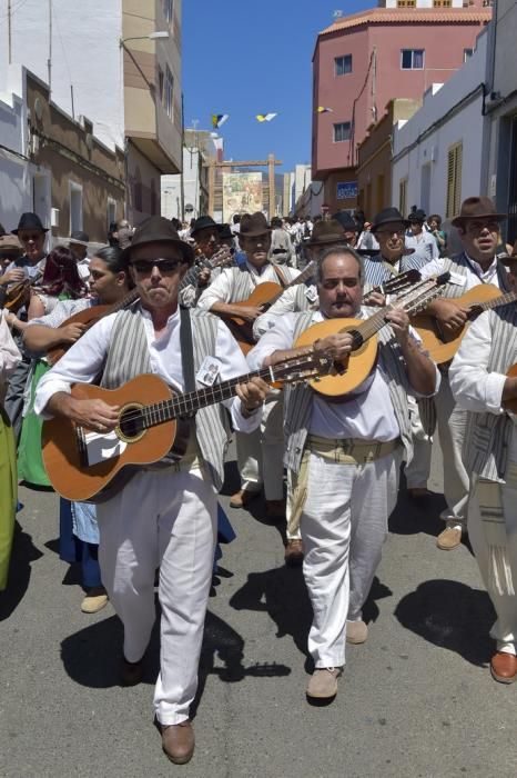 VI Romeria ofrenda San José Obrero, en el Cruce ...