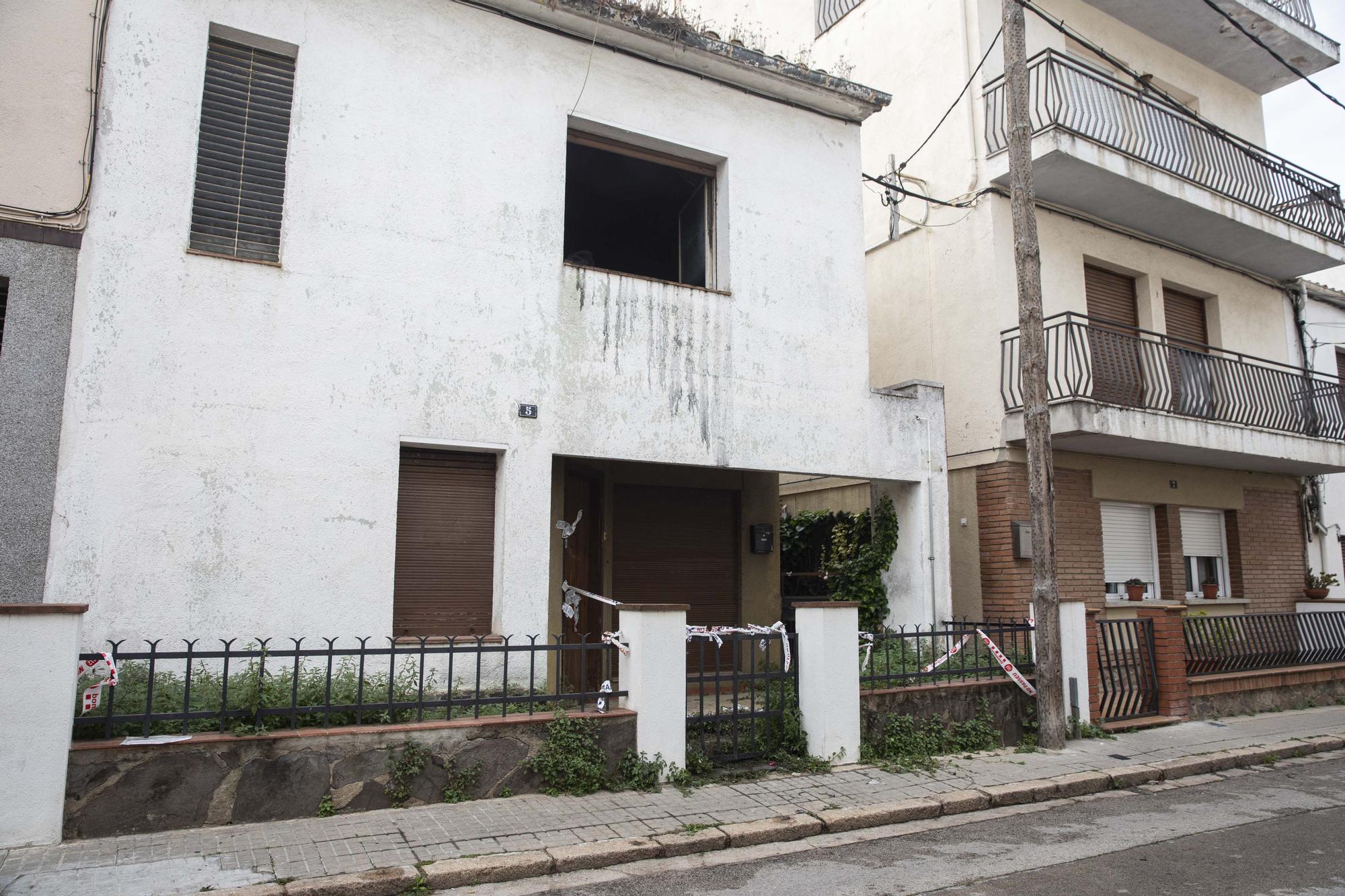 Un incendi en un edifici ocupat de Santa Coloma provoca greus danys estructurals