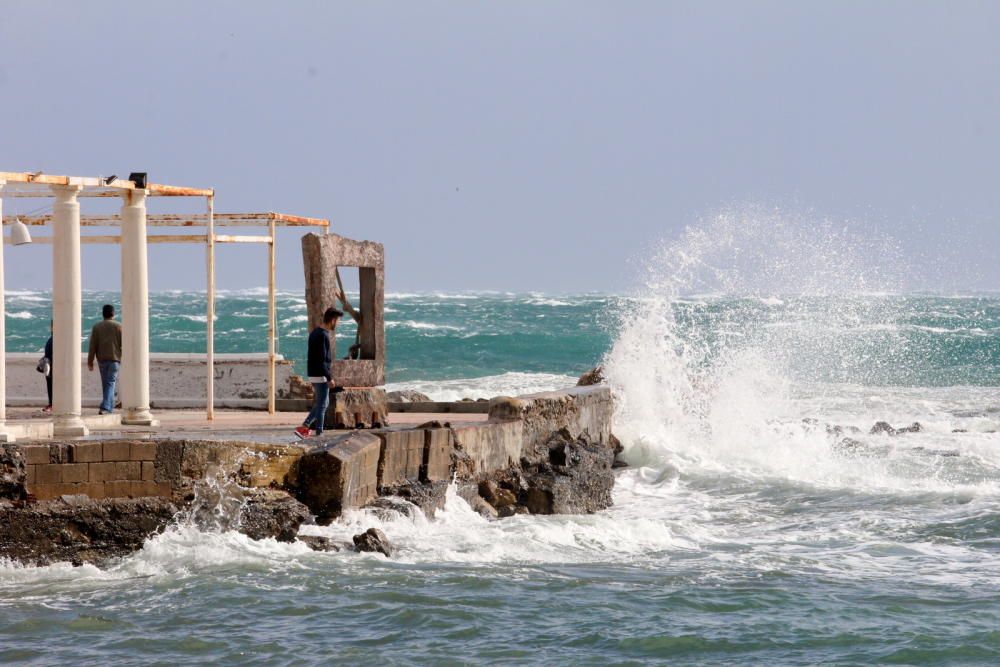 Temporal de viento y lluvia en Málaga