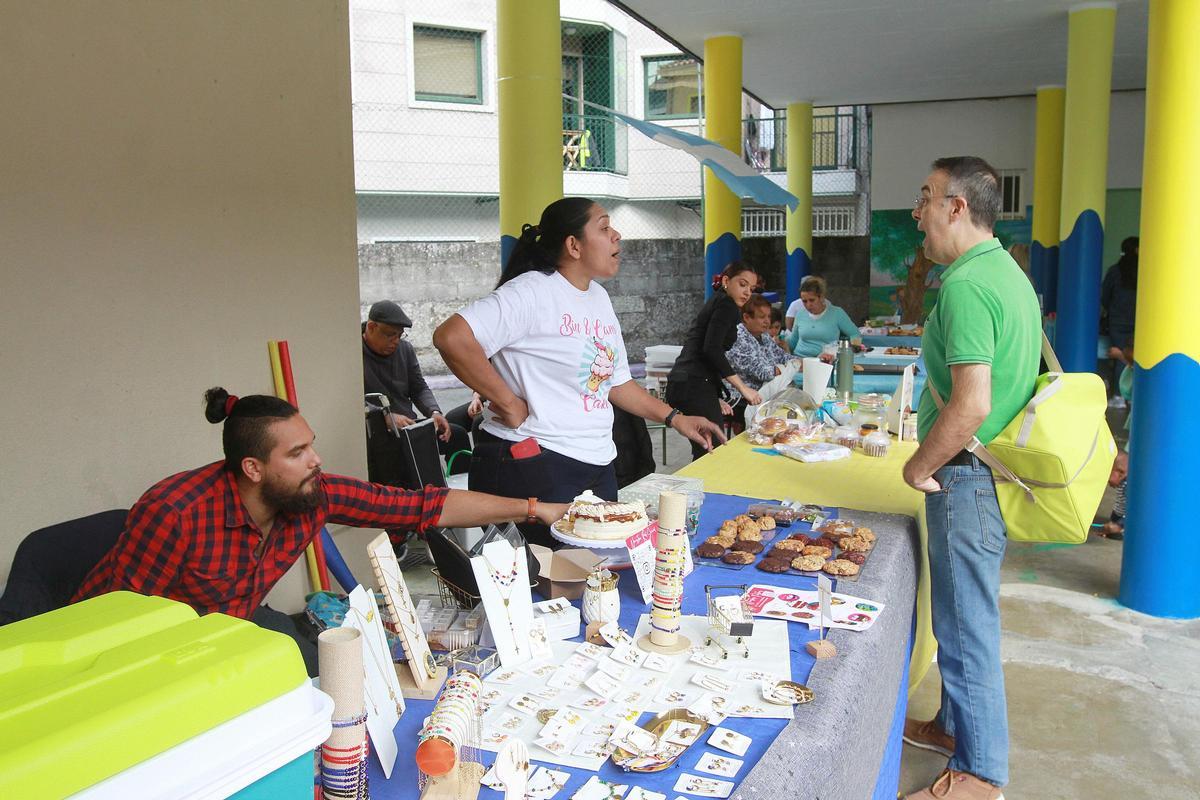 Las distintas nacionalidades representadas expusieron productos típicos de su tierra.