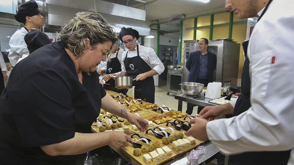 Más del 60% de las plazas docentes de FP en Cocina están en institutos de la provincia. | PILAR CORTÉS