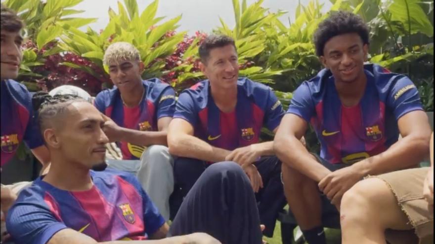 El Barça presenta la nueva camiseta: "Esta huele a Champions"