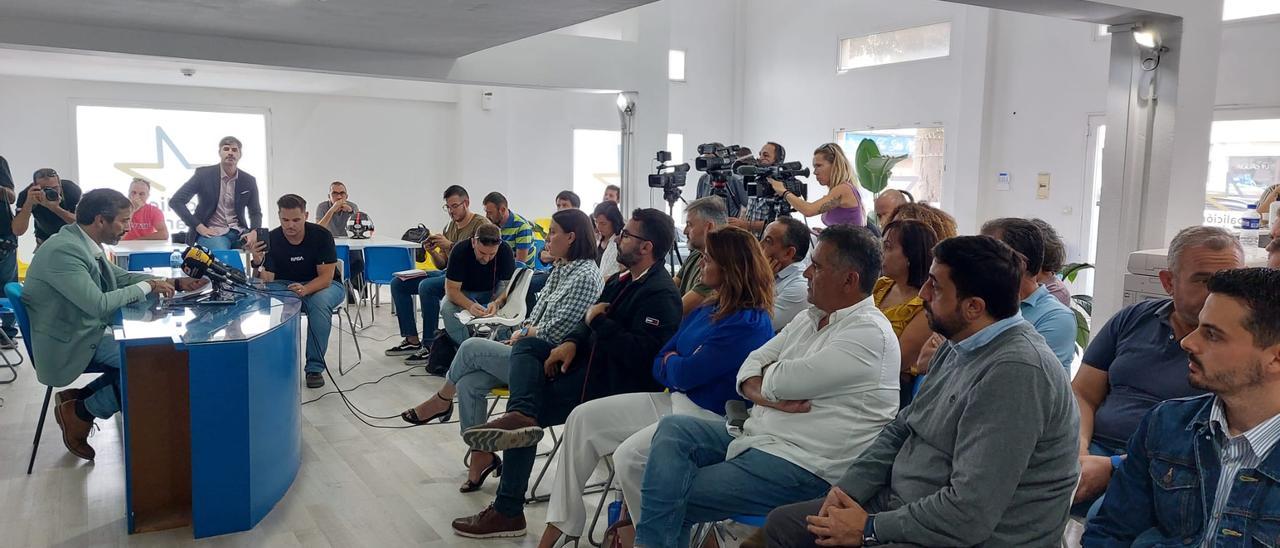 Pedro San Ginés, hoy, durante la rueda de prensa que ofreció en la sede de CC en Arrecife.