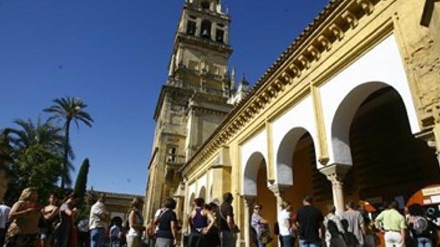 Paseos por el Alcázar apoyarán la visita nocturna a la Mezquita