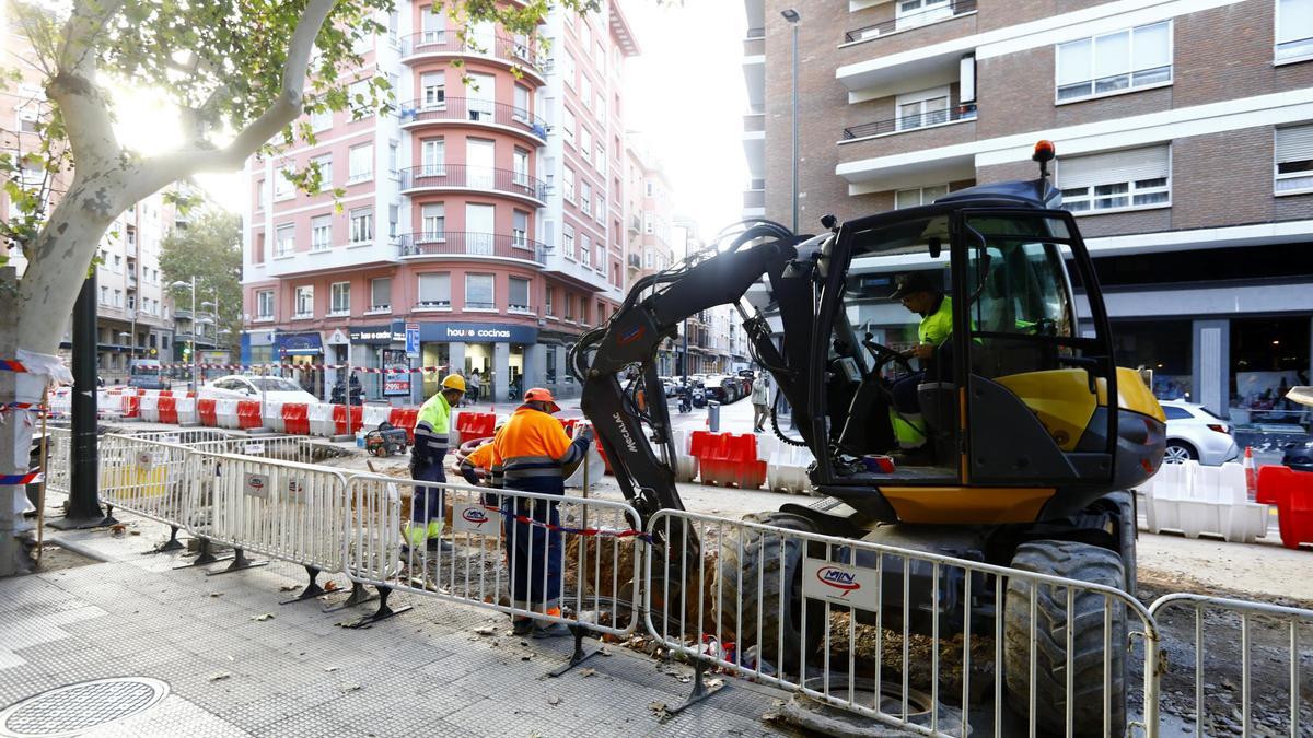 Las obras siguen avanzando en Hernán Cortés dos meses después del reventón (24-10-23)