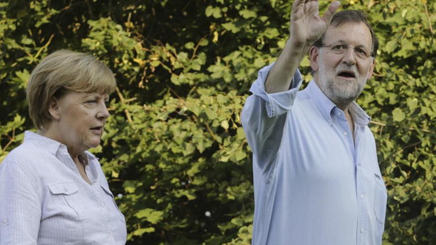 Merkel ha recibido hoy a Rajoy en el castillo de Meseberg.