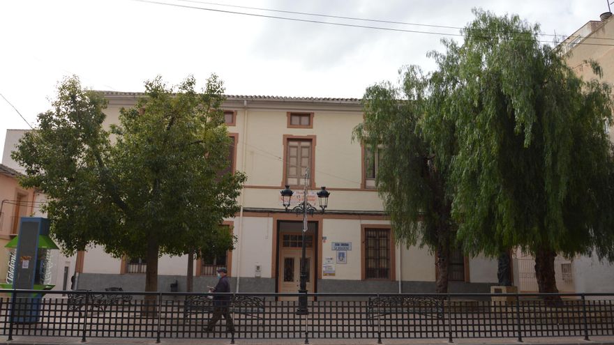 Blanca rebautizará su biblioteca municipal con el nombre de Almudena Grandes