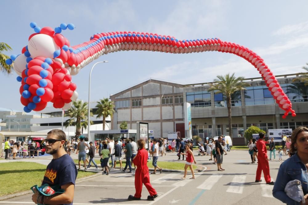 Más de 5.000 personas realzan la jornada de puertas abiertas celebrada en la planta.